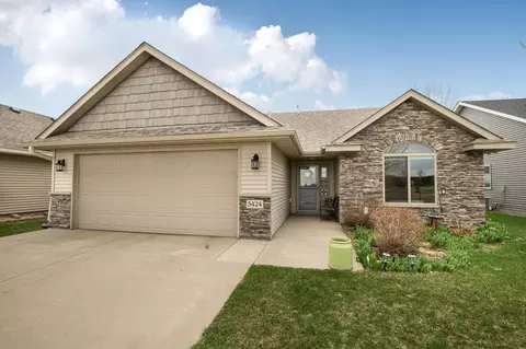 5424 Tee To Green St, Saint Cloud, MN 56304