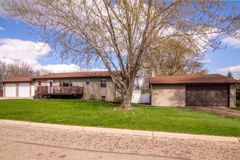 811 Roosevelt St, Alexandria, MN 56308