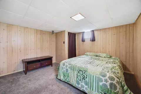Bedroom - 218 10th Ave, Enderlin, ND 58027 photo 5 of 5