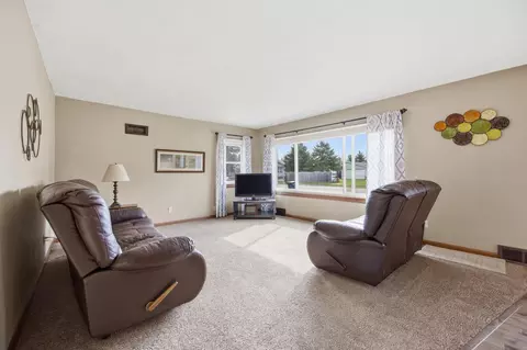 Living - 218 10th Ave, Enderlin, ND 58027 photo 1 of 2