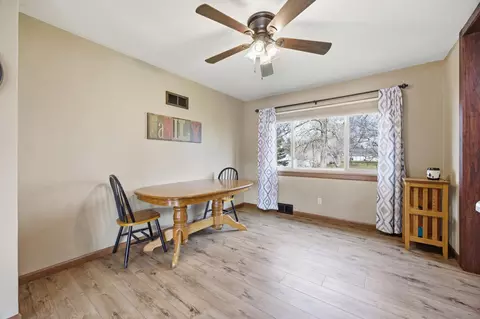 Dining - 218 10th Ave, Enderlin, ND 58027 photo 1 of 1
