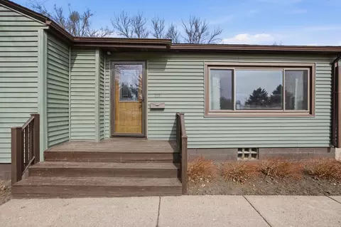 Exterior - 218 10th Ave, Enderlin, ND 58027 photo 2 of 5