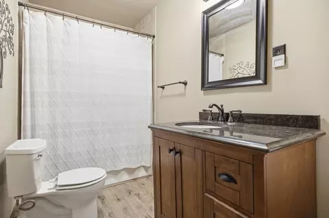 Bath - 218 10th Ave, Enderlin, ND 58027 photo 1 of 2