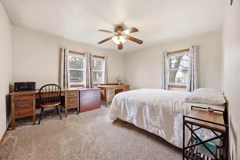 Bedroom - 218 10th Ave, Enderlin, ND 58027 photo 2 of 5