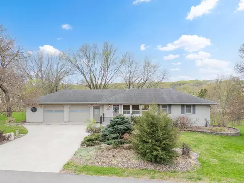 3928 Oak Park Cir SE, Rochester, MN 55904