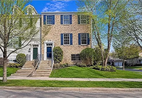 9980 Wildflower Dr, Eden Prairie, MN 55347