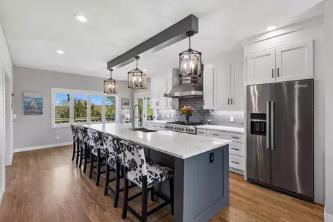 3861 Lone Cedar Ln, Chaska, MN 55318