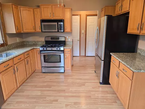 Kitchen - 1830 Walnut Ln, Eagan, MN 55122 photo 3 of 3