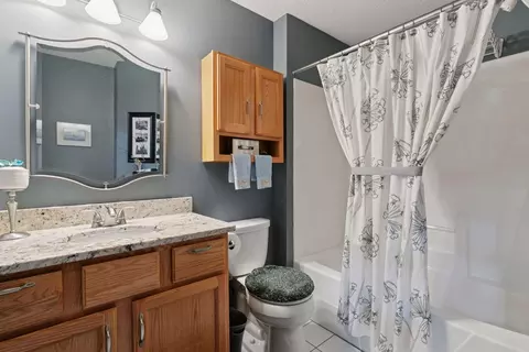 Bath - 1867 Merlot Curv, Eagan, MN 55122 photo 1 of 4