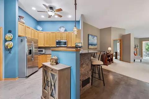 Entry Way - 1867 Merlot Curv, Eagan, MN 55122 photo 5 of 6