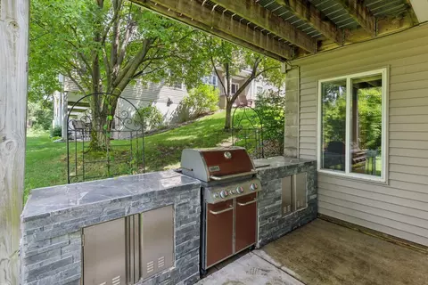 Exterior - 1867 Merlot Curv, Eagan, MN 55122 photo 5 of 6