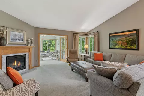 1867 Merlot Curv, Eagan, MN 55122