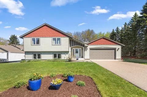 699 Calvin Ct, Eagan, MN 55123