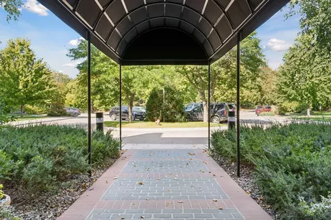 14501 Atrium Way #225, Minnetonka, MN 55345
