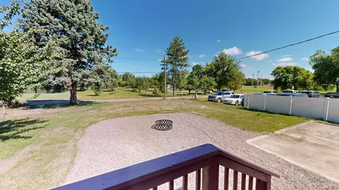 Exterior - 447 E Schlieman Ave, Appleton, MN 56208 photo 2 of 5