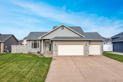 1721 Prairie View Ln NE, Sauk Rapids, MN 56379
