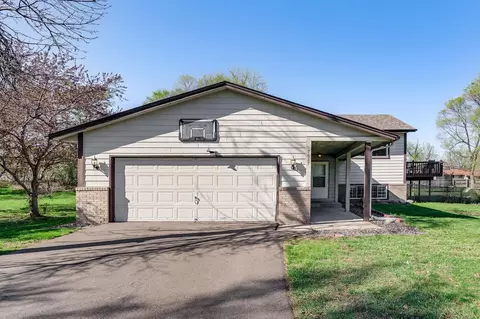 7637 Fairfield Rd, Brooklyn Park, MN 55444