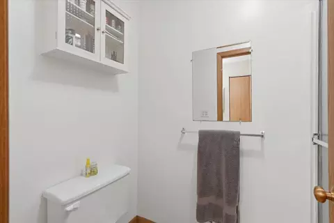 Bath - 1381 Berry Ridge Rd #404, Eagan, MN 55123 photo 1 of 2