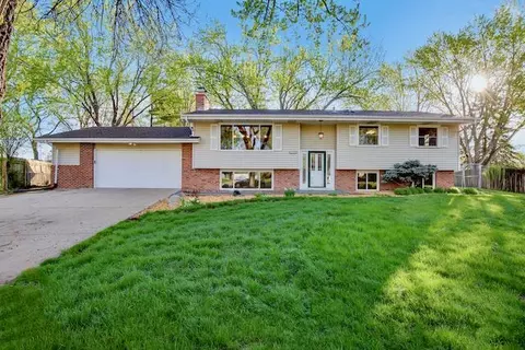 11429 Valley Ct, Burnsville, MN 55337