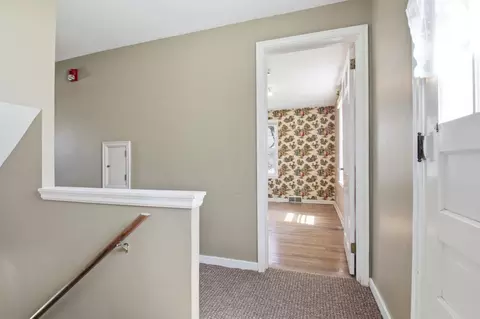 Entry Way - 405 Willmar Ave SW, Willmar, MN 56201 photo 6 of 8
