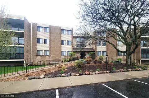 1871 Silver Bell Rd #321, Eagan, MN 55122