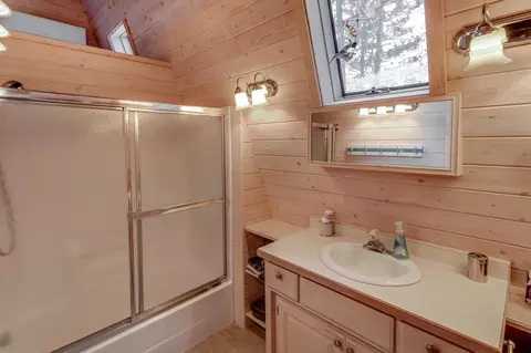Bath - 5239 Barnum Rd NW, Hackensack, MN 56452 photo 3 of 5