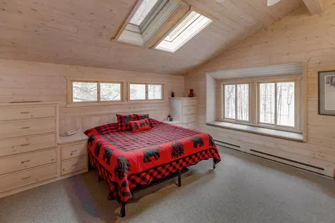 Bedroom - 5239 Barnum Rd NW, Hackensack, MN 56452 photo 1 of 6