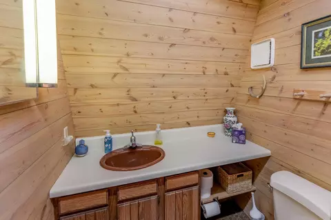 Bath - 5239 Barnum Rd NW, Hackensack, MN 56452 photo 5 of 5