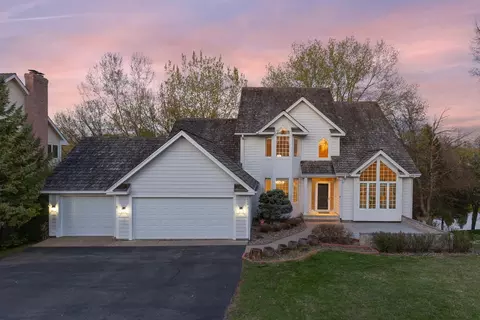 6459 Pinnacle Dr, Eden Prairie, MN 55346
