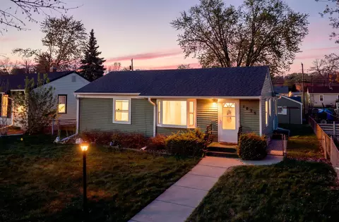 1675 Iowa Ave E, Saint Paul, MN 55106