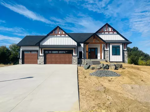 16212 Tippecanoe Cir NE, Ham Lake, MN 55304