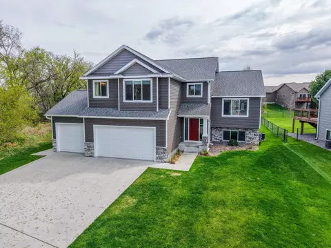 862 Portsmith Dr NW, Rochester, MN 55901