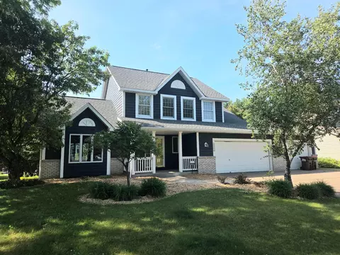 4441 Hillvale Ave N, Oakdale, MN 55128