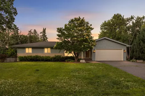 2080 Kelly Dr, Golden Valley, MN 55427