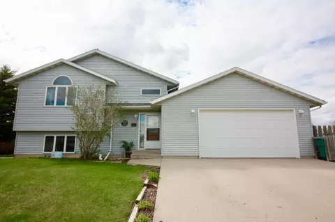 301 15th St N, Breckenridge, MN 56520