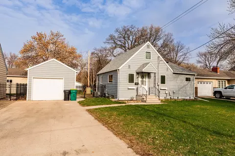 102 Francis St, West Fargo, ND 58078