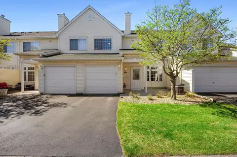 461 Aqua Cir, Circle Pines, MN 55014
