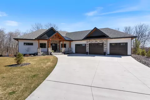 3960 Peyton Ln, Duluth, MN 55811