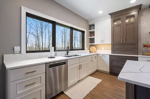 Kitchen - 3960 Peyton Ln, Duluth, MN 55811 photo 2 of 7
