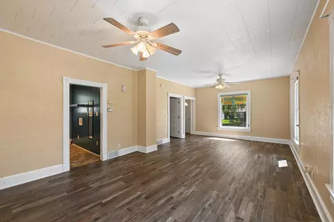 Living - 315 Morrison Ave, Jackson, MN 56143 photo 2 of 4