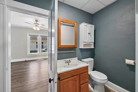 Bath - 315 Morrison Ave, Jackson, MN 56143 photo 3 of 3