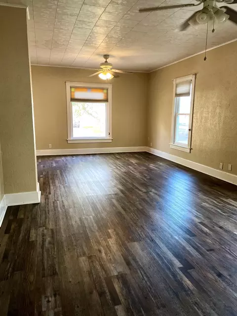 Living - 315 Morrison Ave, Jackson, MN 56143 photo 2 of 3