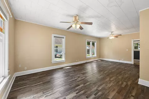 Living - 315 Morrison Ave, Jackson, MN 56143 photo 4 of 4