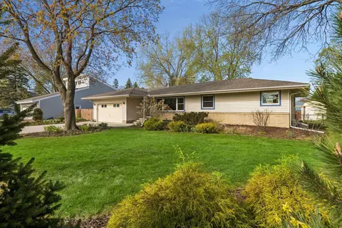 3433 Churchill St, Shoreview, MN 55126