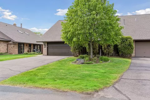 17901 Comstock Rd, Wayzata, MN 55391