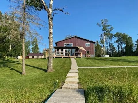 17221 E Pine Dr NW, Angle Inlet, MN 56711