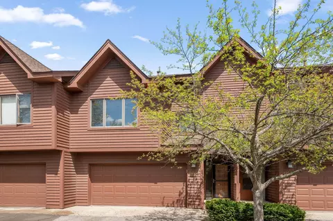 12548 Parkwood Dr, Burnsville, MN 55337