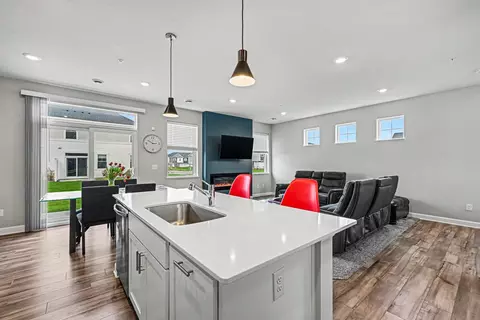10529 Weston Way N, Maple Grove, MN 55369