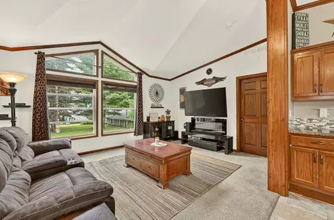 Living - 405 N Pleasant Ave, Spring Valley, MN 55975 photo 2 of 3