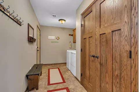 Entry Way - 153 Glenview Loop, Saint Cloud, MN 56303 photo 2 of 2